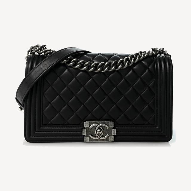 Chanel Boy Handbag in black calfskin with ruthenium-finish metal