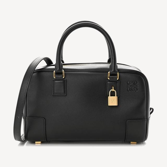 Loewe Amazona 23 in black nappa calfskin