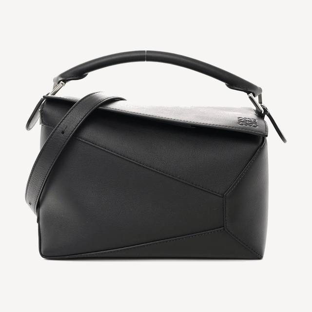 Loewe Puzzle Edge Small in black calfskin