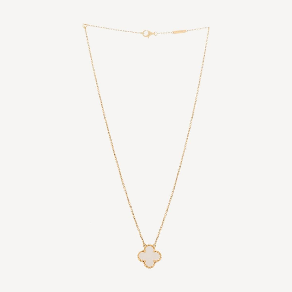 Van Cleef & Arpels Vintage Alhambra pendant in yellow gold and mother-of-pearl
